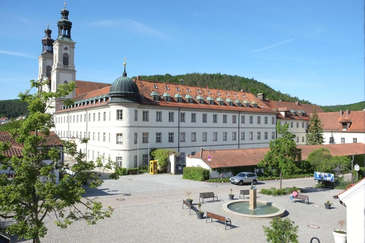 65Qm Wohnung Klosterblick Im Historischen Pfarrhaus Pielenhofen Dış mekan fotoğraf
